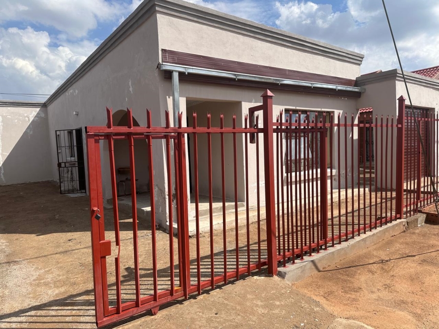 4 Bedroom Property for Sale in Blomanda Free State